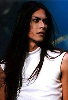 Рассказ, вдохновленный солистом японской рок-группы Buck-Tick (Sakurai Atsushi), его магической песней Dress, и вампирами.
В скобках указываю музыкальные композиции,... Айто. Вампир.