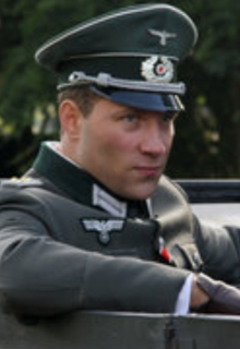 Её спаситель.