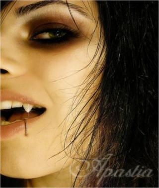 Не слишком ново и не слишком затейливо: она - старшеклассница, он приехал с Севера и кажется не слишком человек.
Любовь с первого взгляда? Вряд ли.
Ненависть и... Вамп-предложение (СИ)