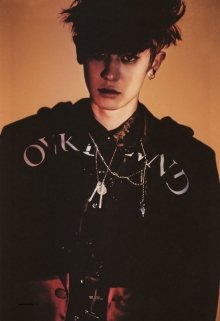 XXI век.Сеул.Южная Корея.У власти находятся две равно уважаемые семьи,которые никак не могут поладить между собой.Пак и Бен из поколения в поколение воюют между... «you can call me a monster»